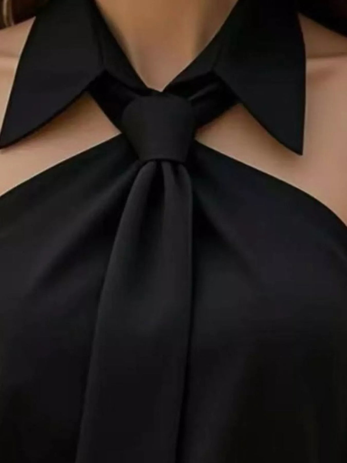 Tie-collar halter top