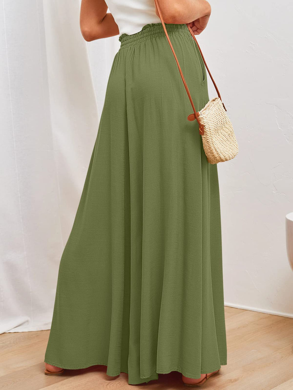 Wide leg pants with pockets