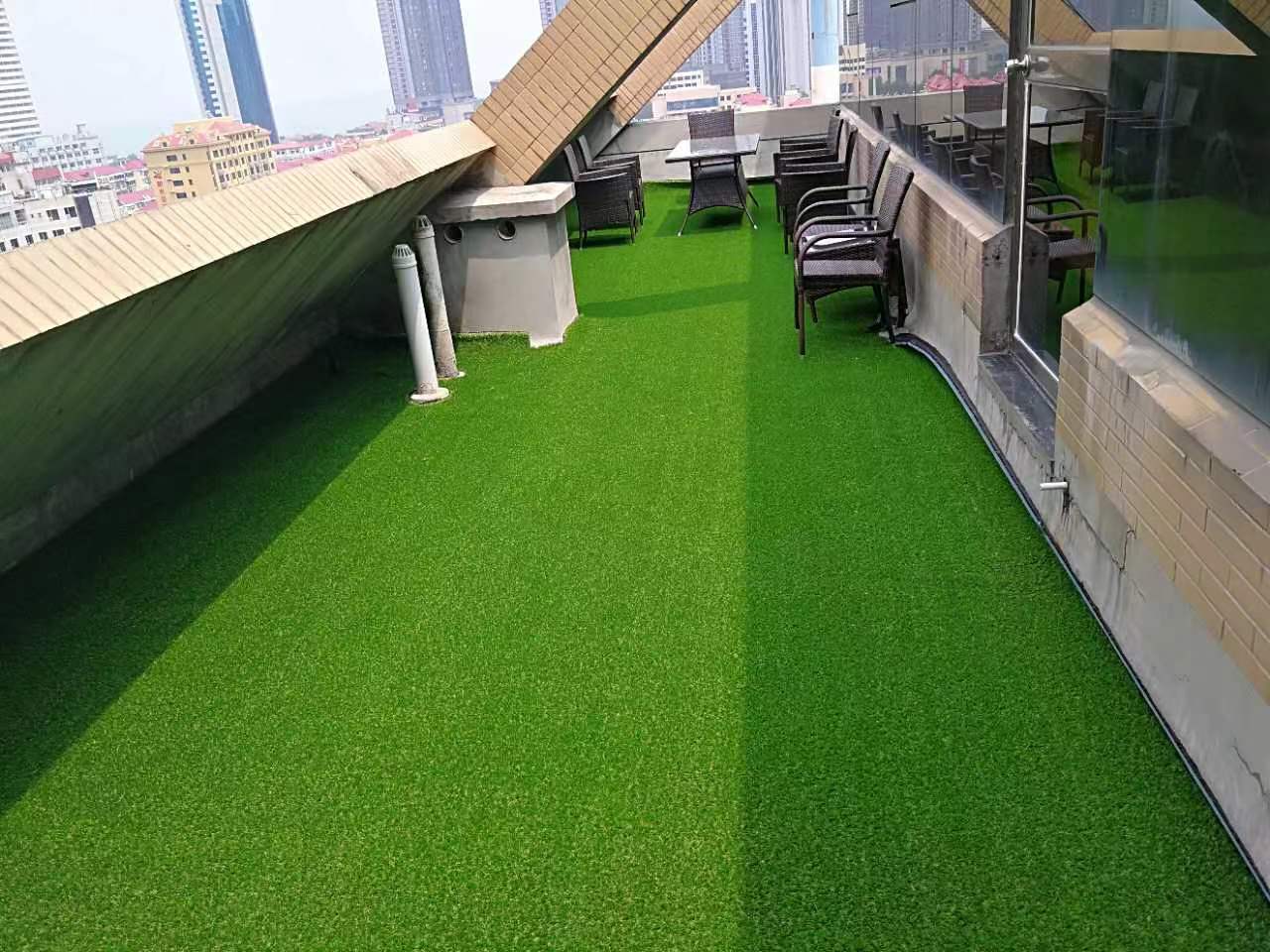 5FTX8FT outdoor artificial grass running blanket, thick and realistic fake grass roll with a pile height of 1.38 inches