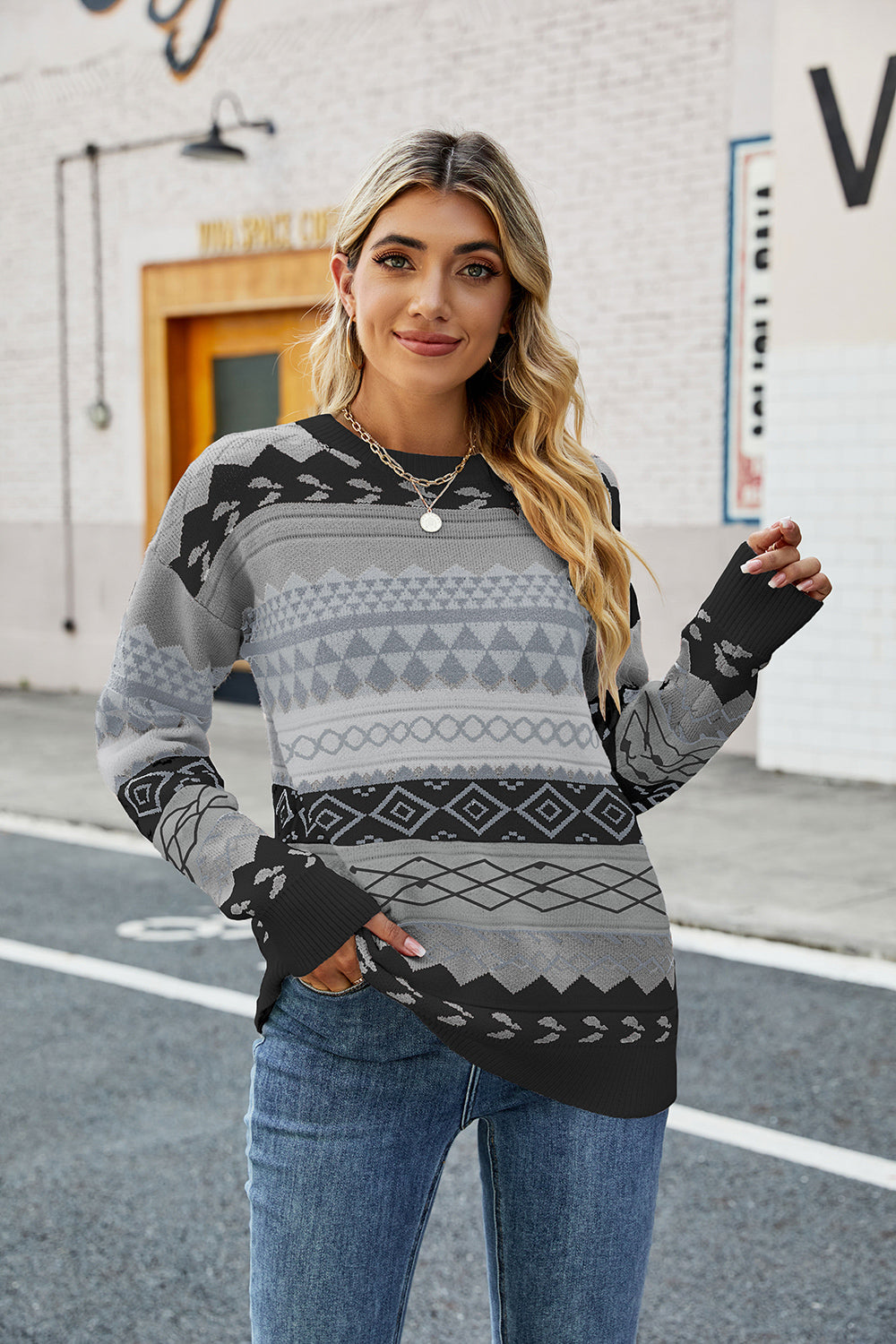 Round neck drop shoulder sweater, Black