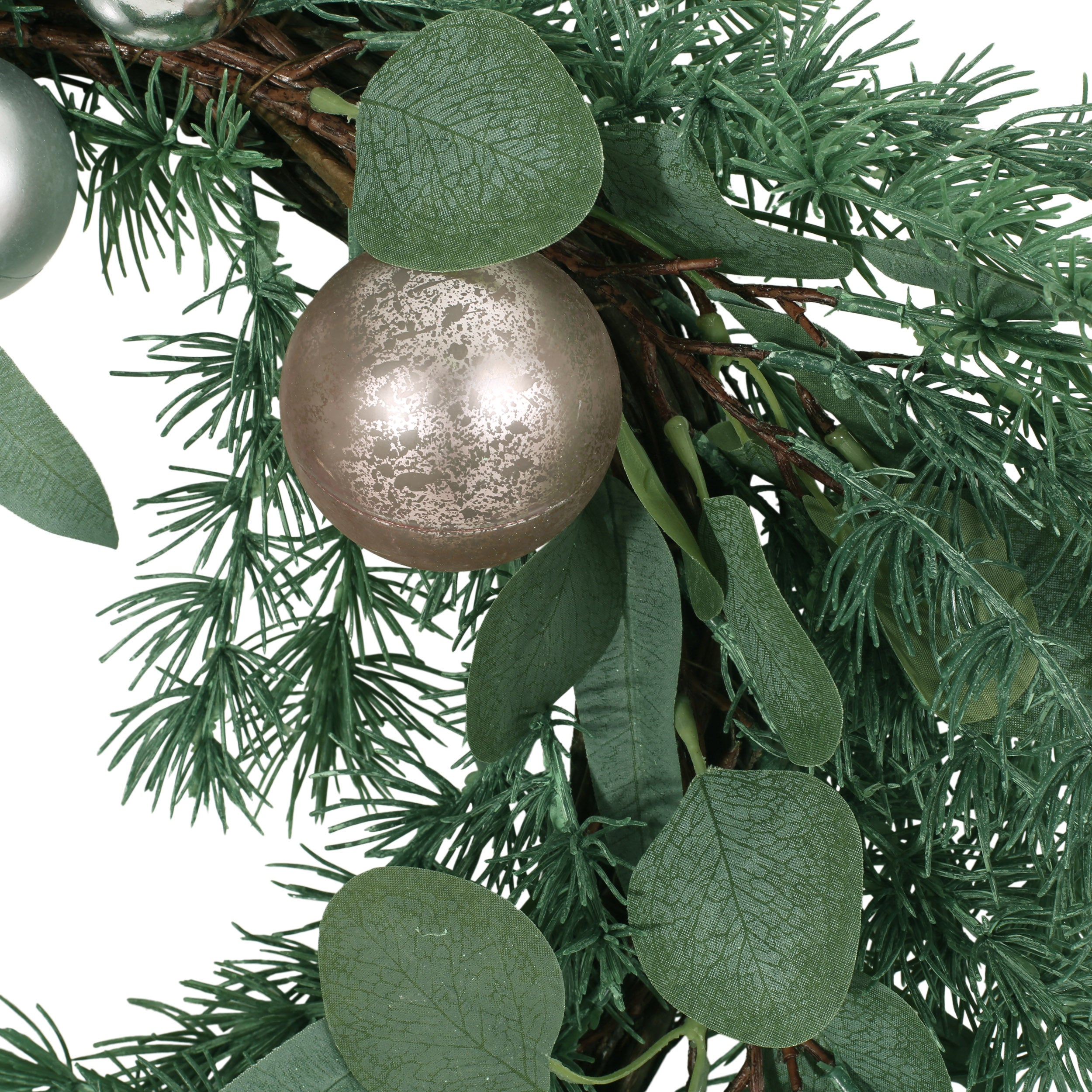 22" BERRY/EUCALYPTUS/PINECONE WREATH