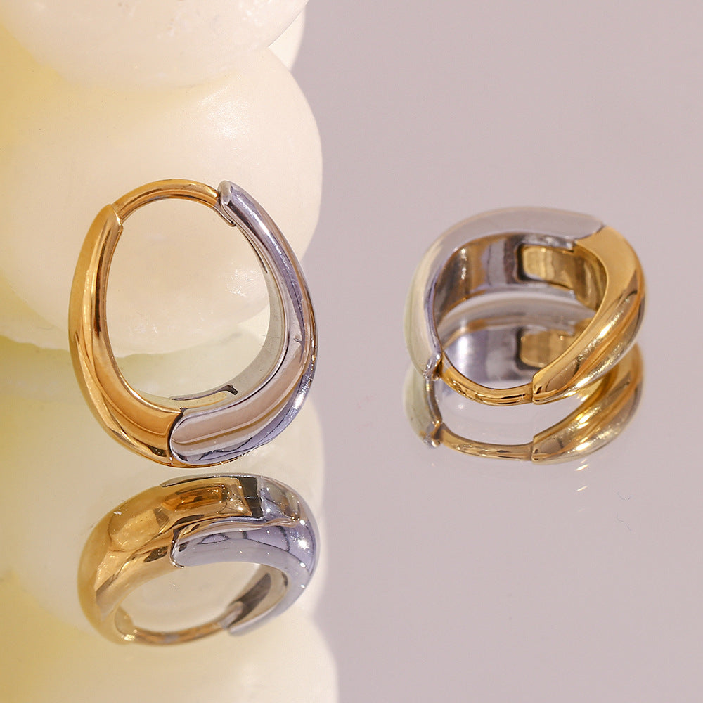Minimal gold earrings