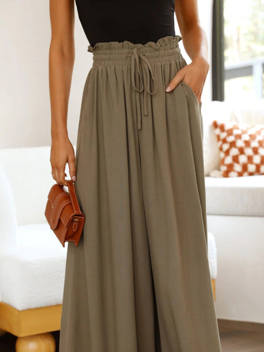 Wide leg pants with pockets