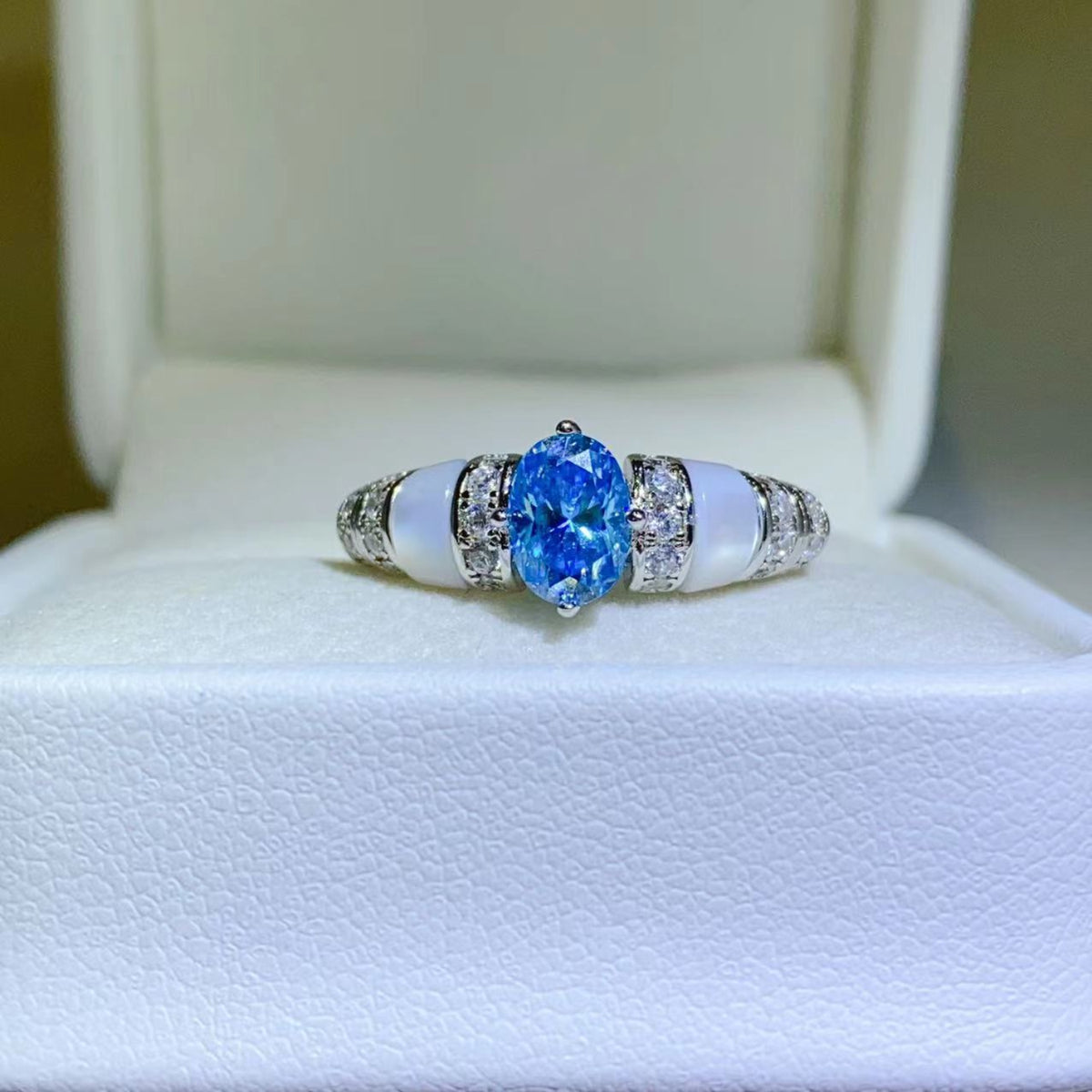 1 ct moissanite ring – blue