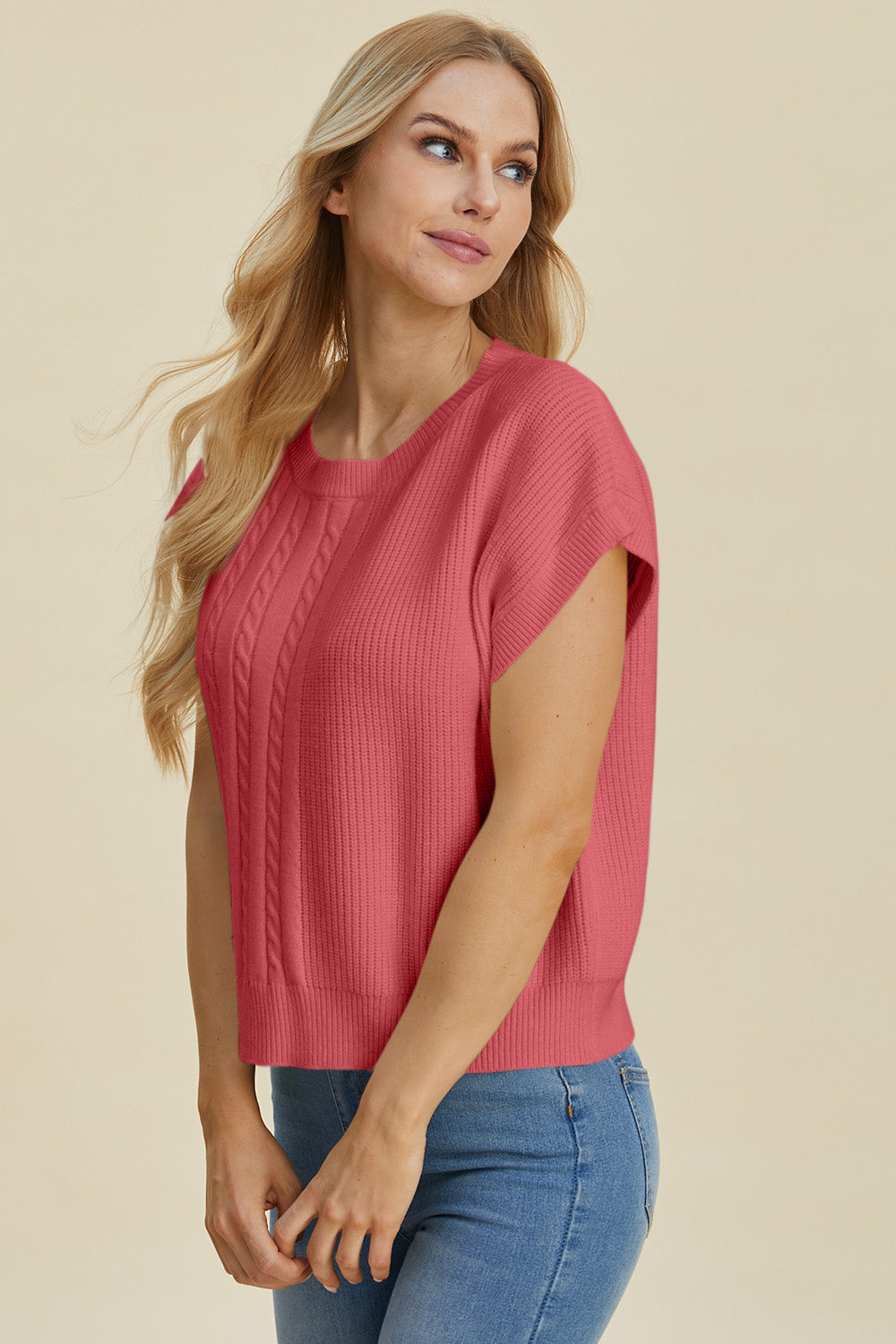Cable-knit round neck short sleeve sweater
