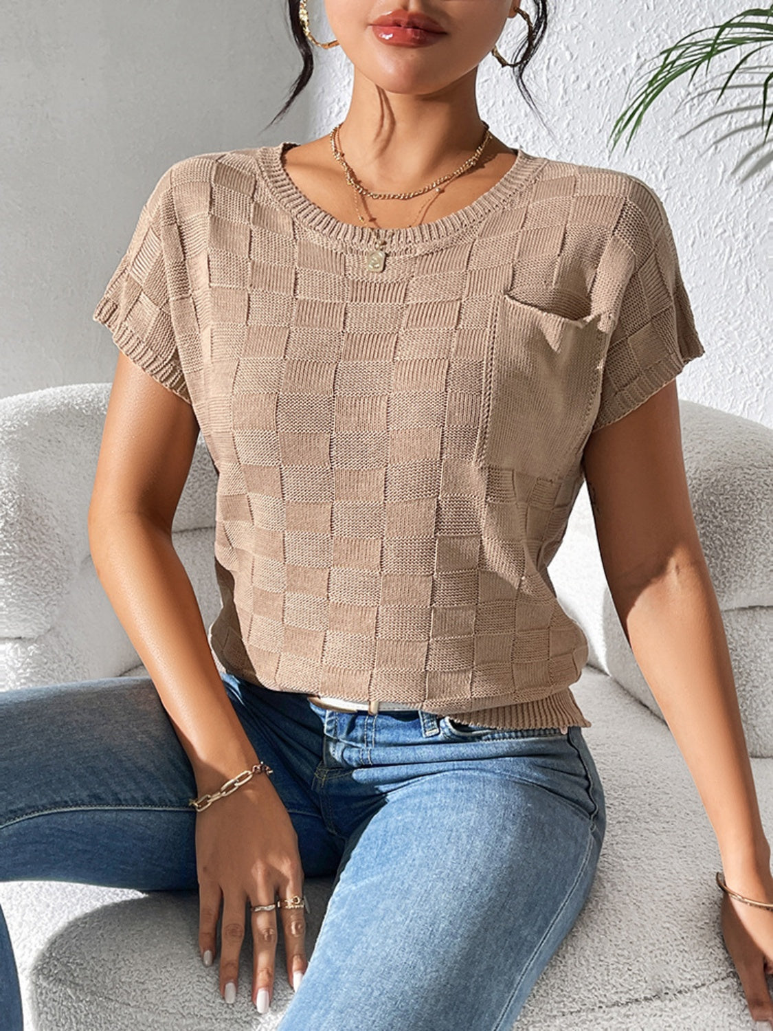 Short-sleeve knit top