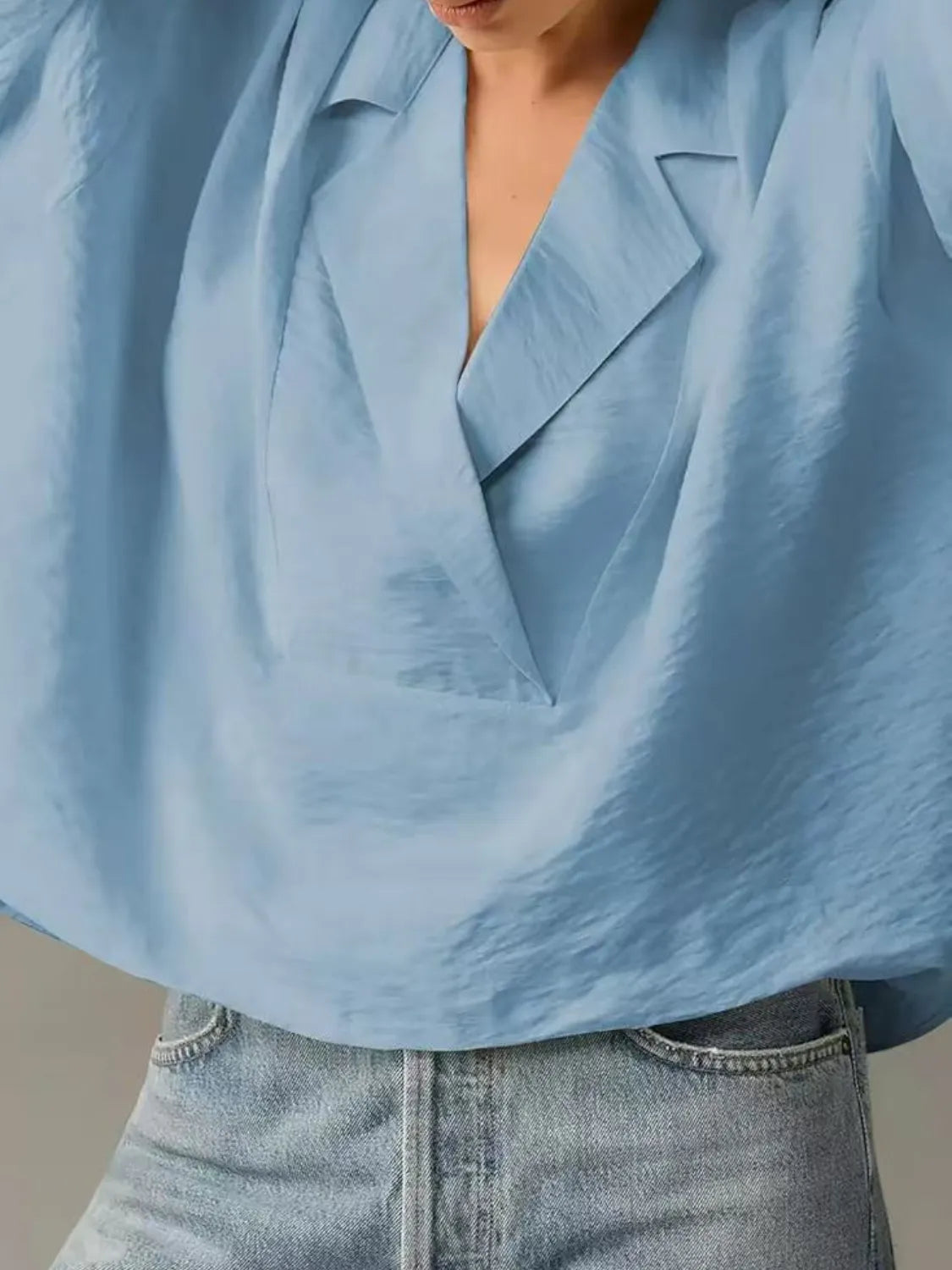 Collared half-sleeve blouse