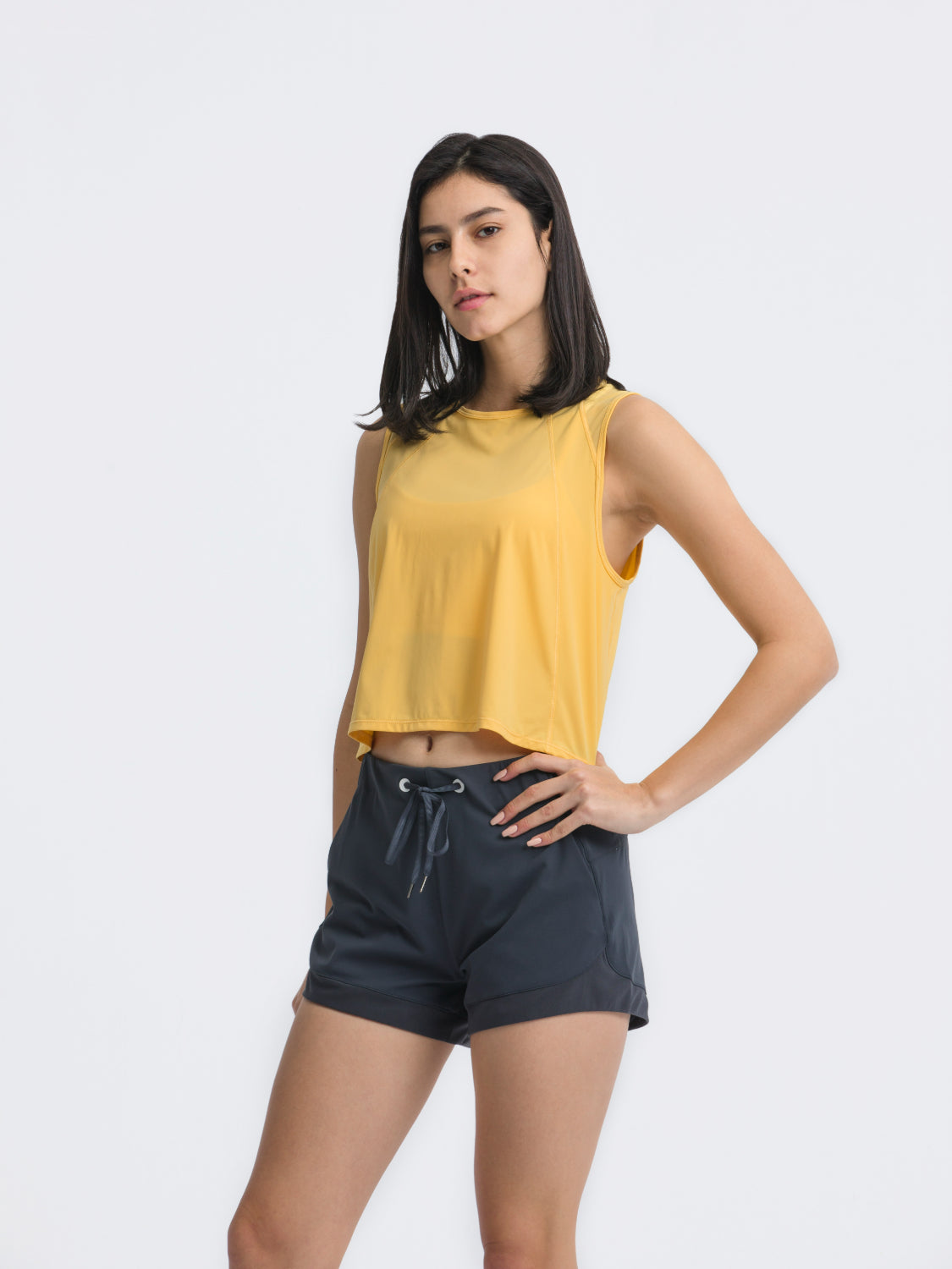 Round neck cropped active tank