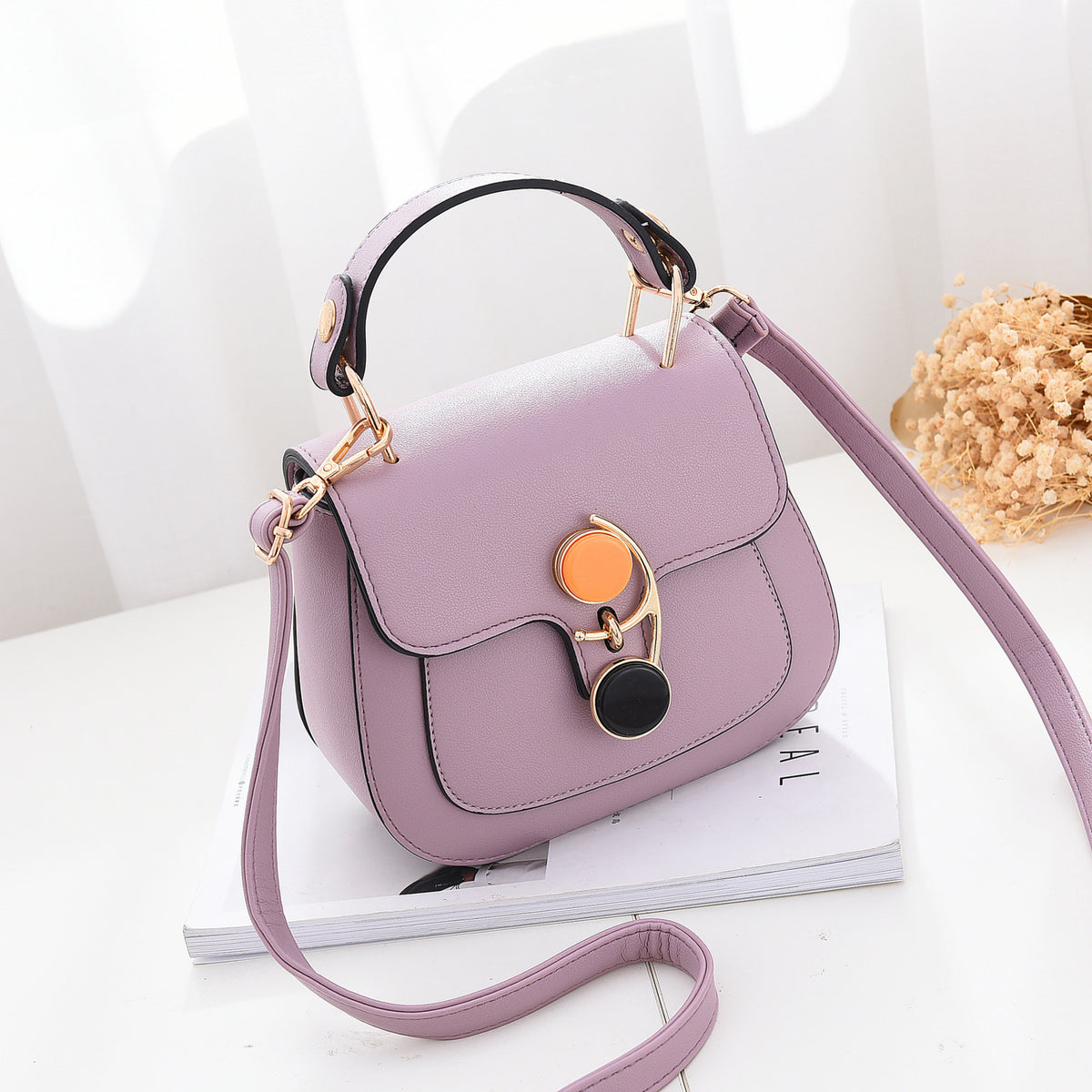 Structured shoulder bag