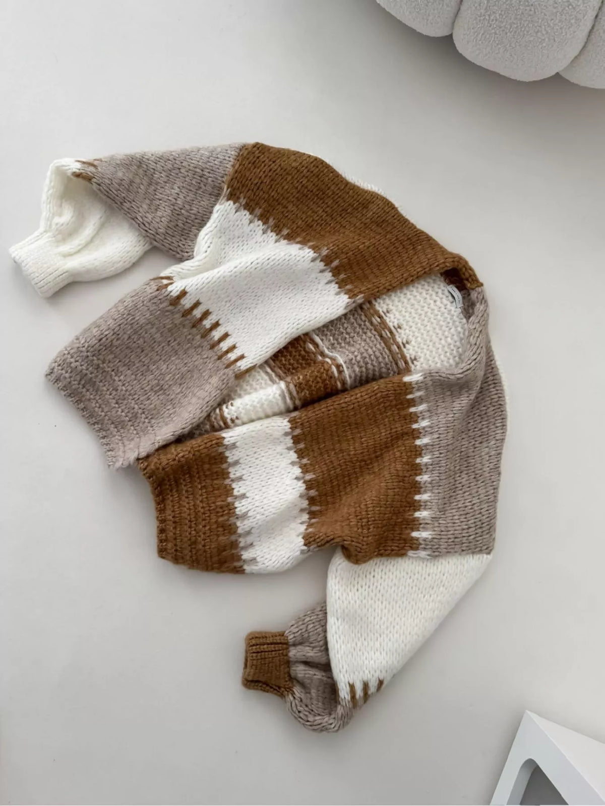 Color block V neck cardigan