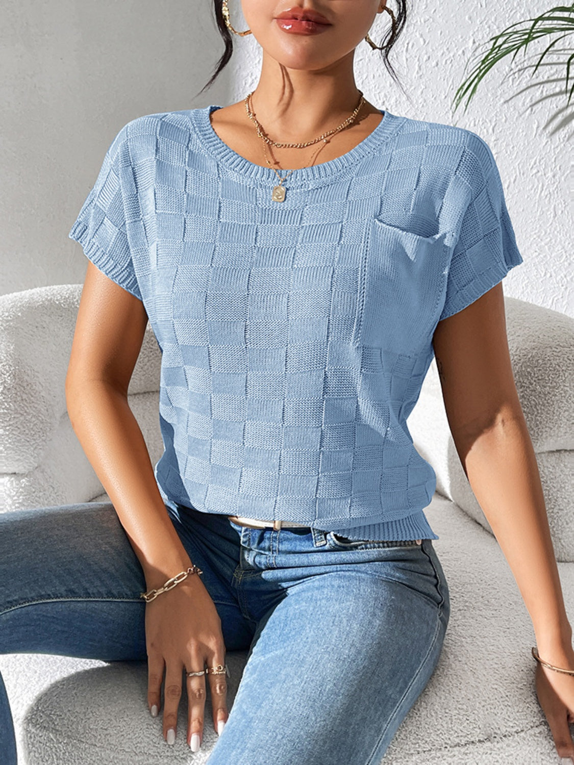 Short-sleeve knit top