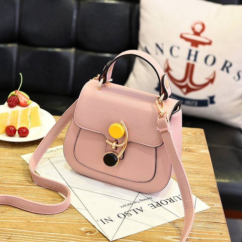 Structured shoulder bag