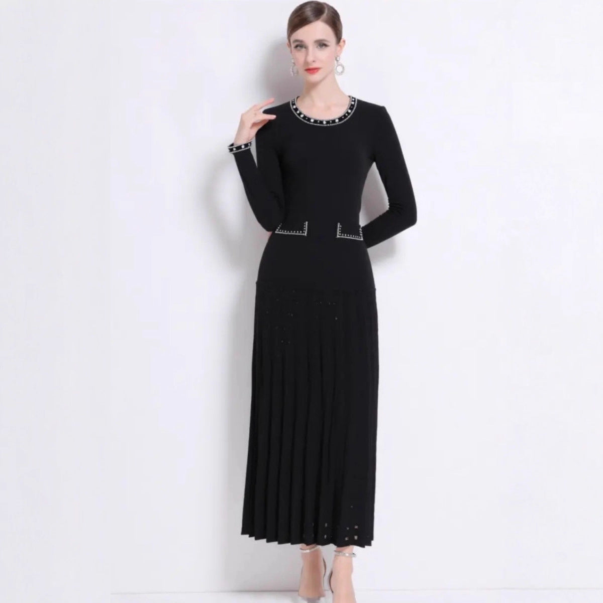 Elegant Long Sleeve Pearl Embellished Pleated Knit Dress for Women