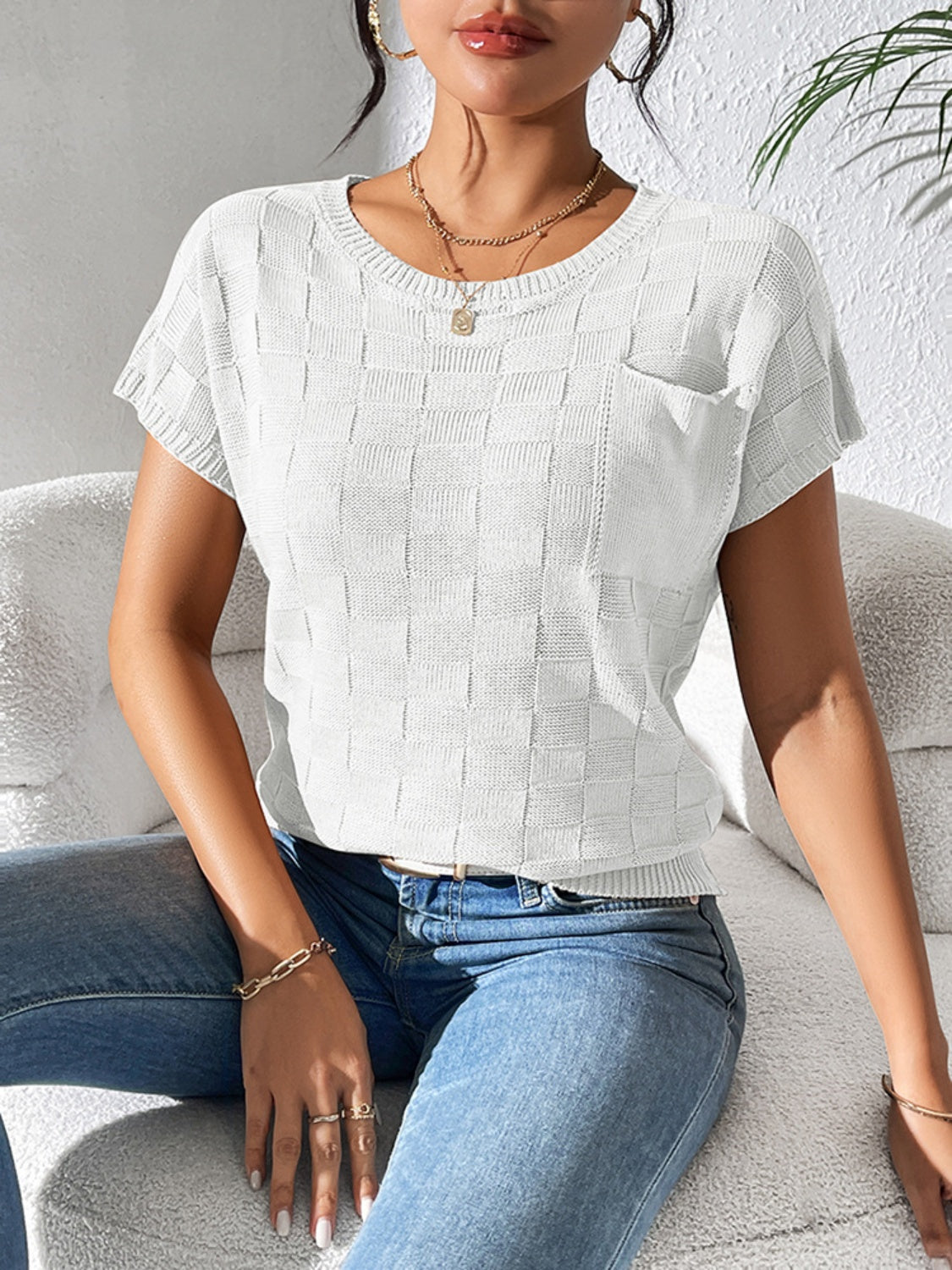 Short-sleeve knit top