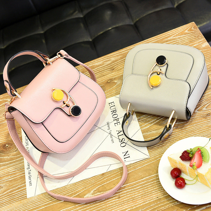 Structured shoulder bag