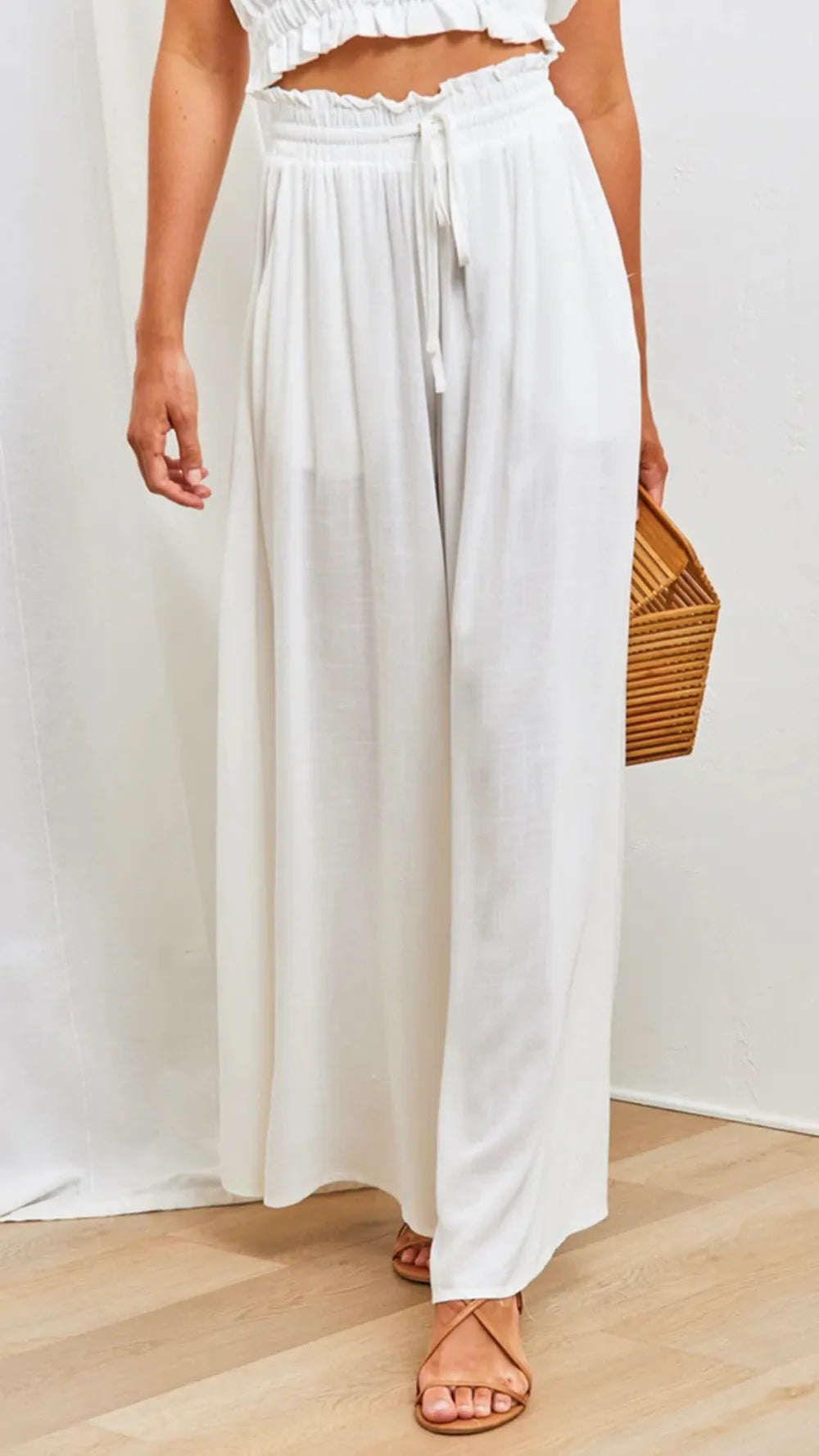 Flowing wide-leg pants