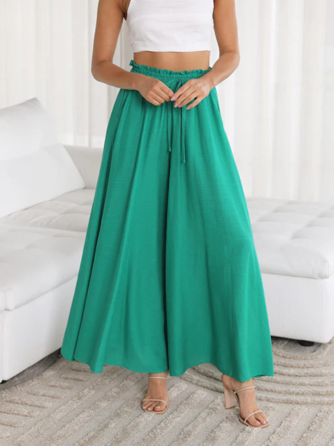 Wide leg pants with pockets