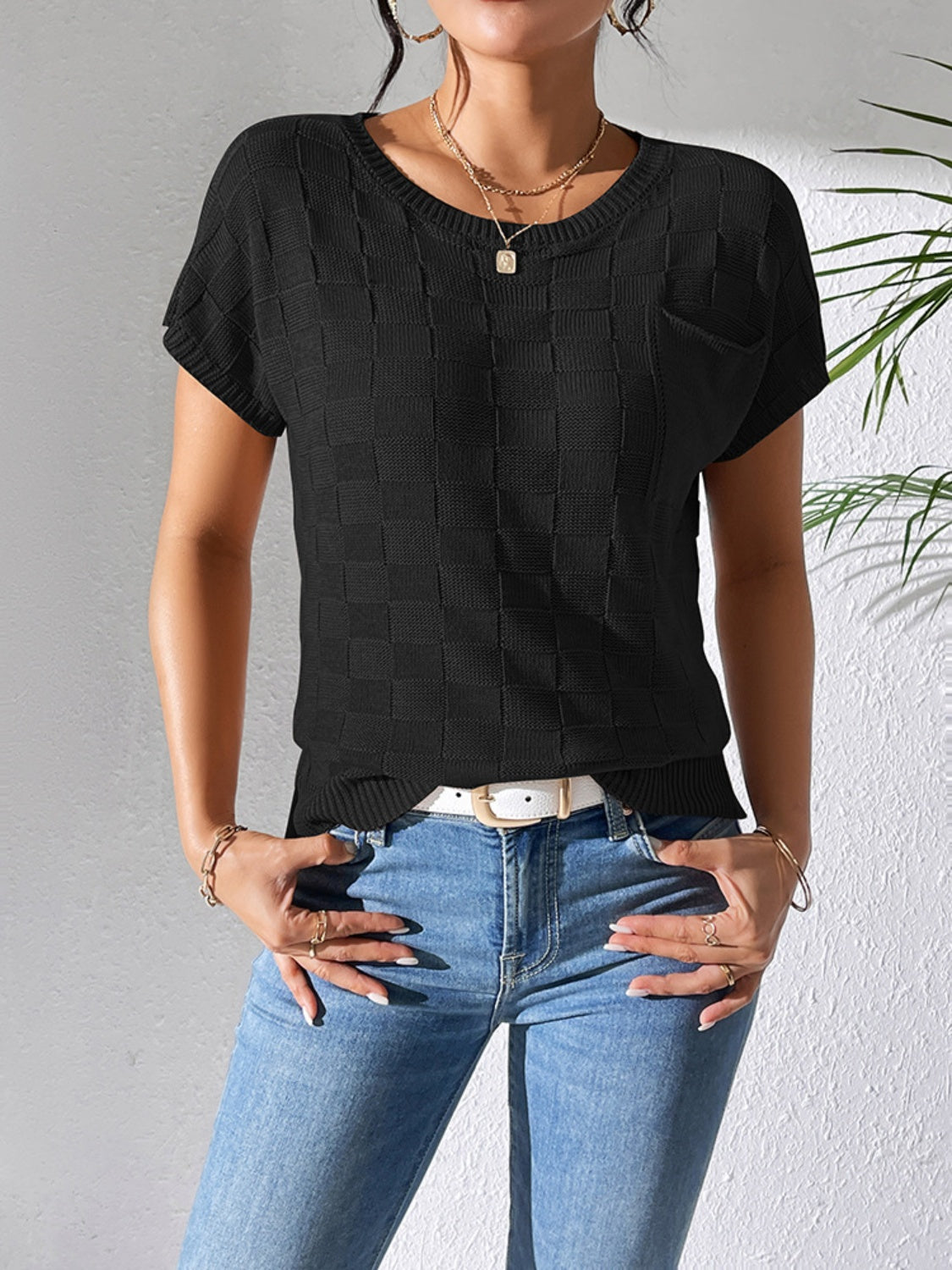 Short-sleeve knit top