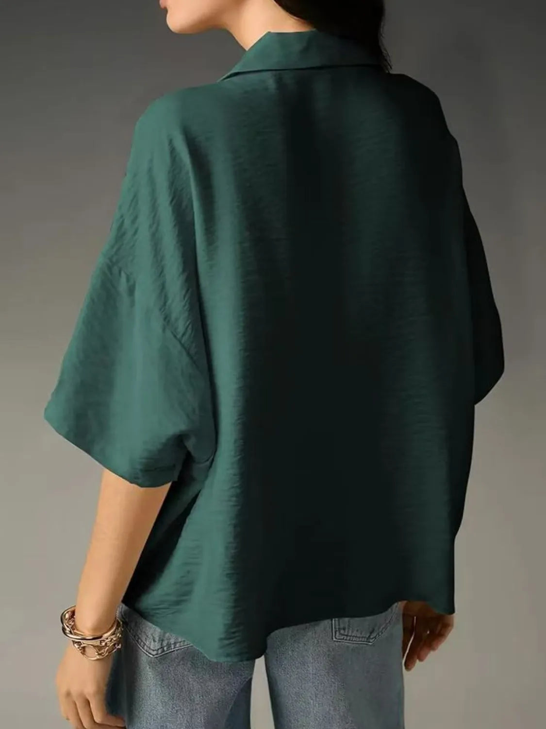 Collared half-sleeve blouse