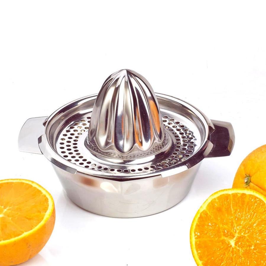 Handheld citrus juicer
