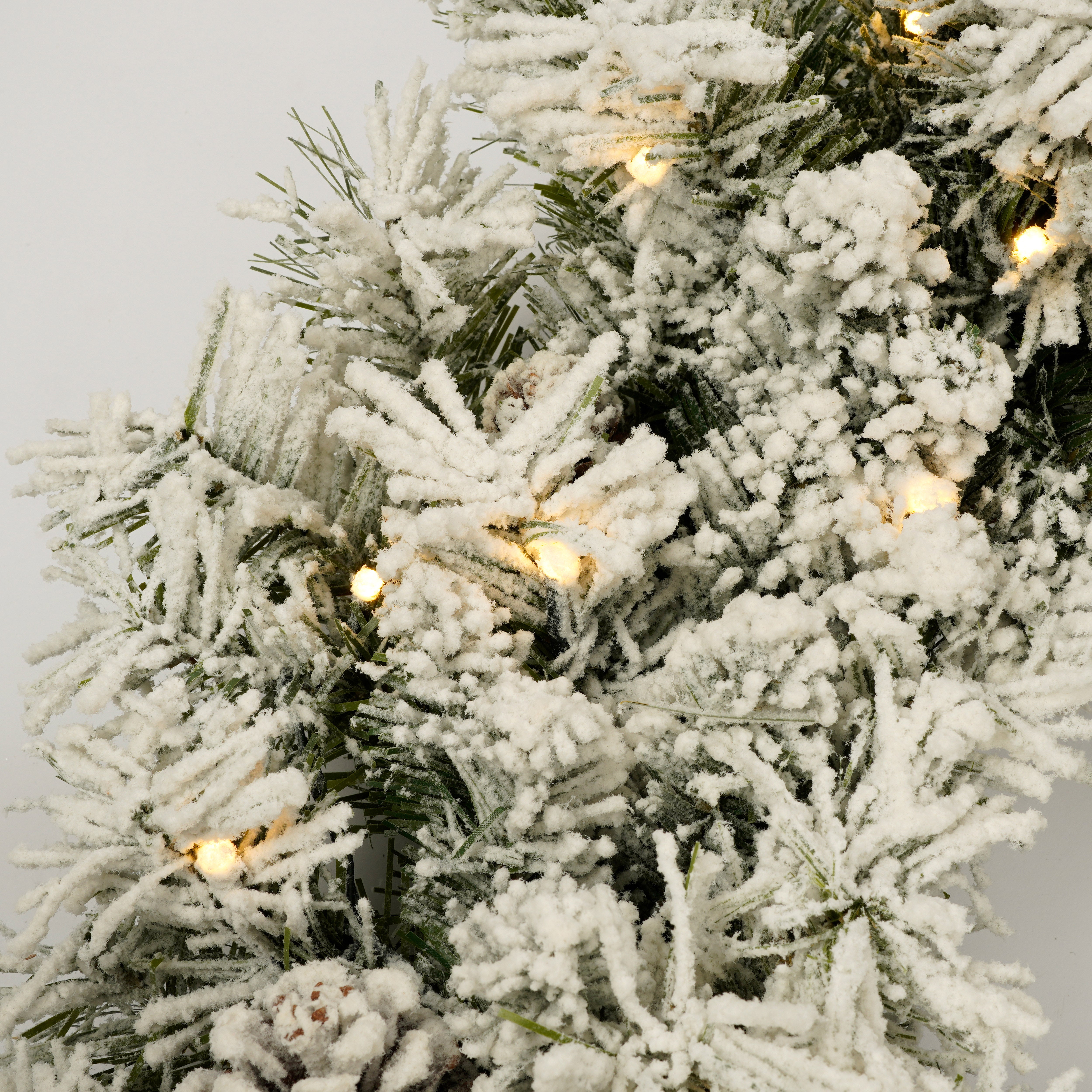 A set of 4 artificial Christmas trees, including flower garlands, flower garlands, and 2 entrance trees, with LED lights