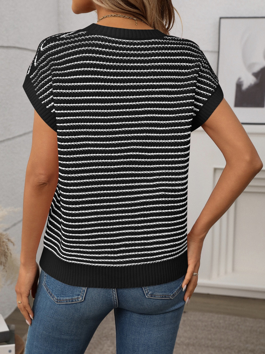 Striped round neck short sleeve knit top
