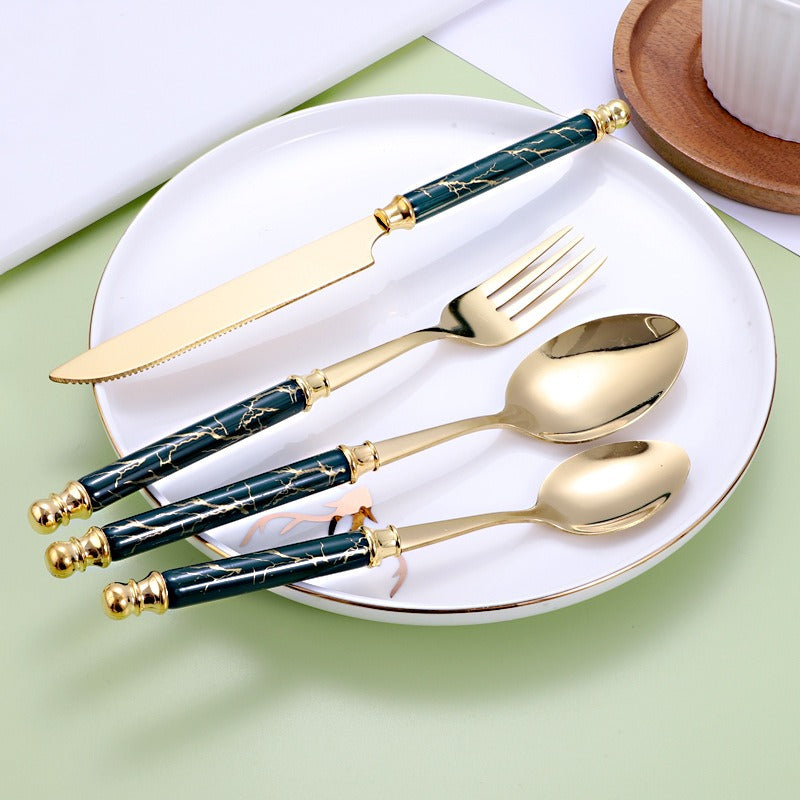 Gold cutlery set