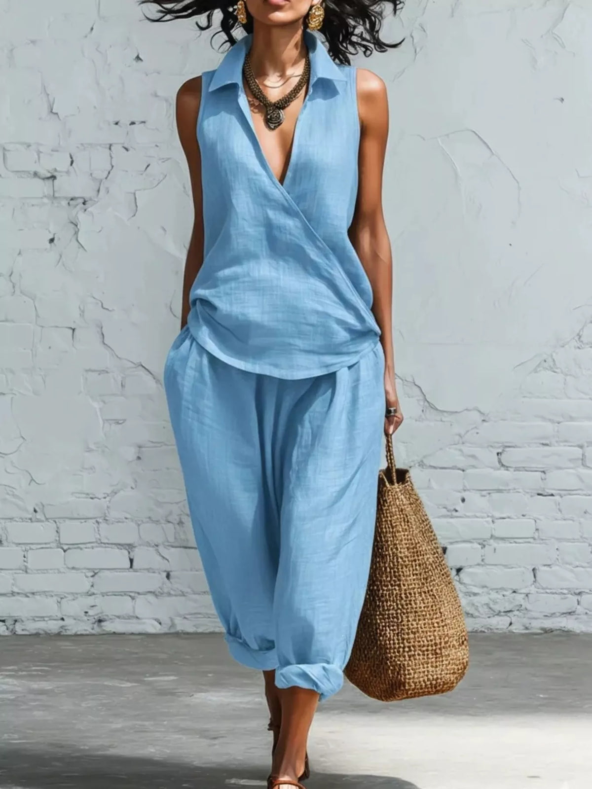 Sleeveless top and pants set – blue