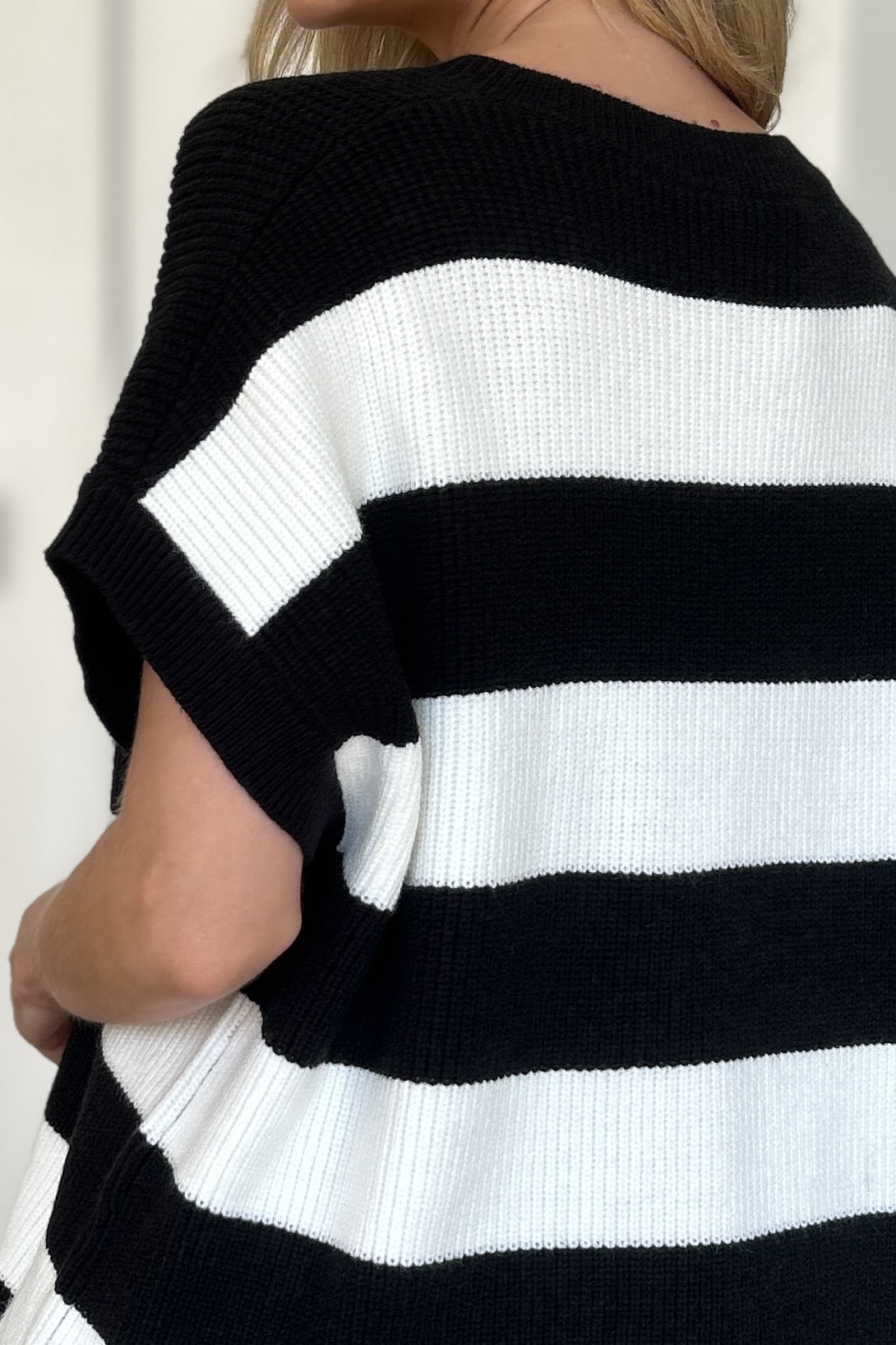 Striped V-neck short sleeve sweater