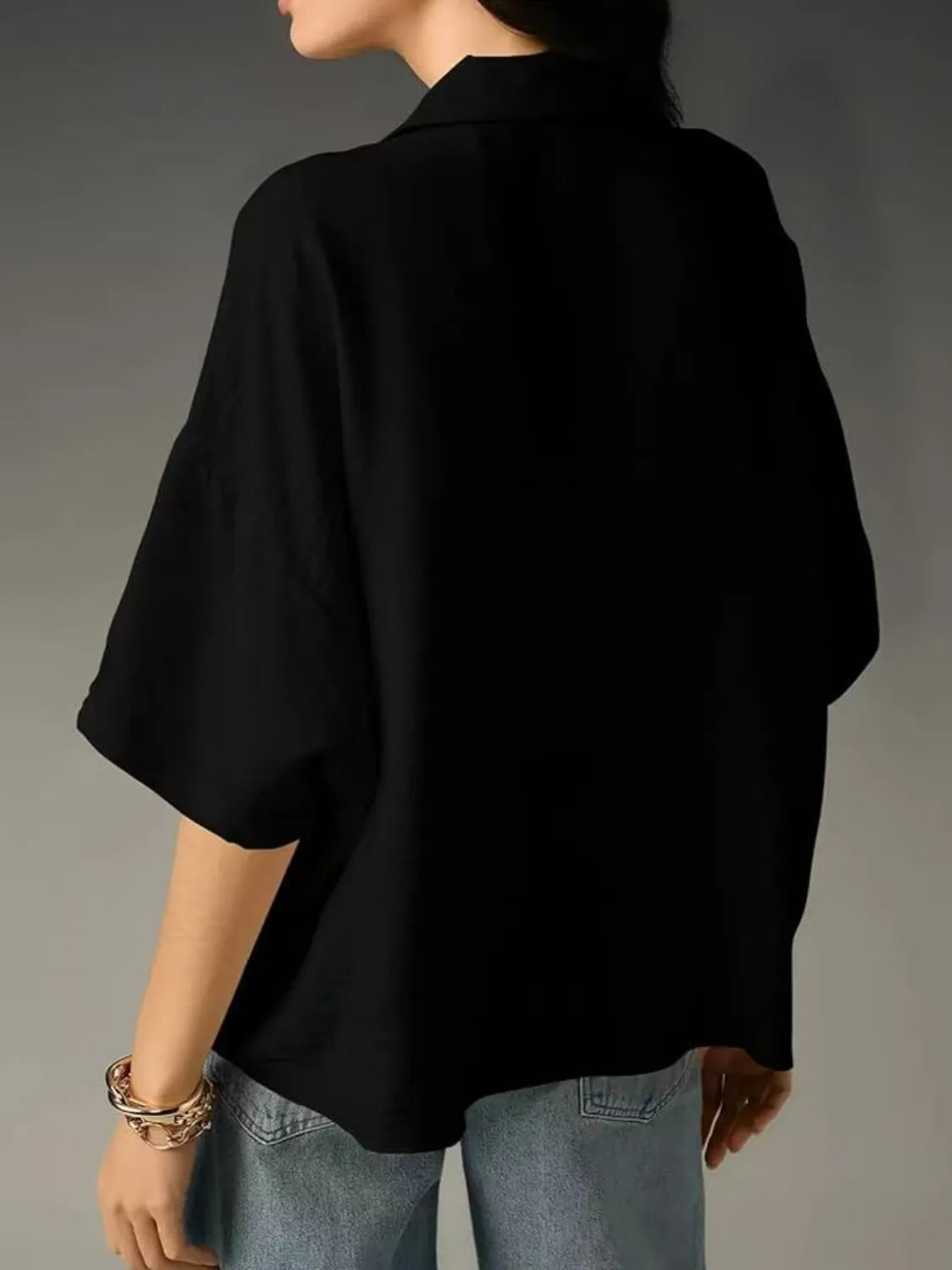 Collared half-sleeve blouse