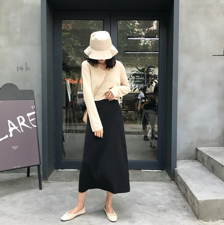 Ribbed knit midi skirt