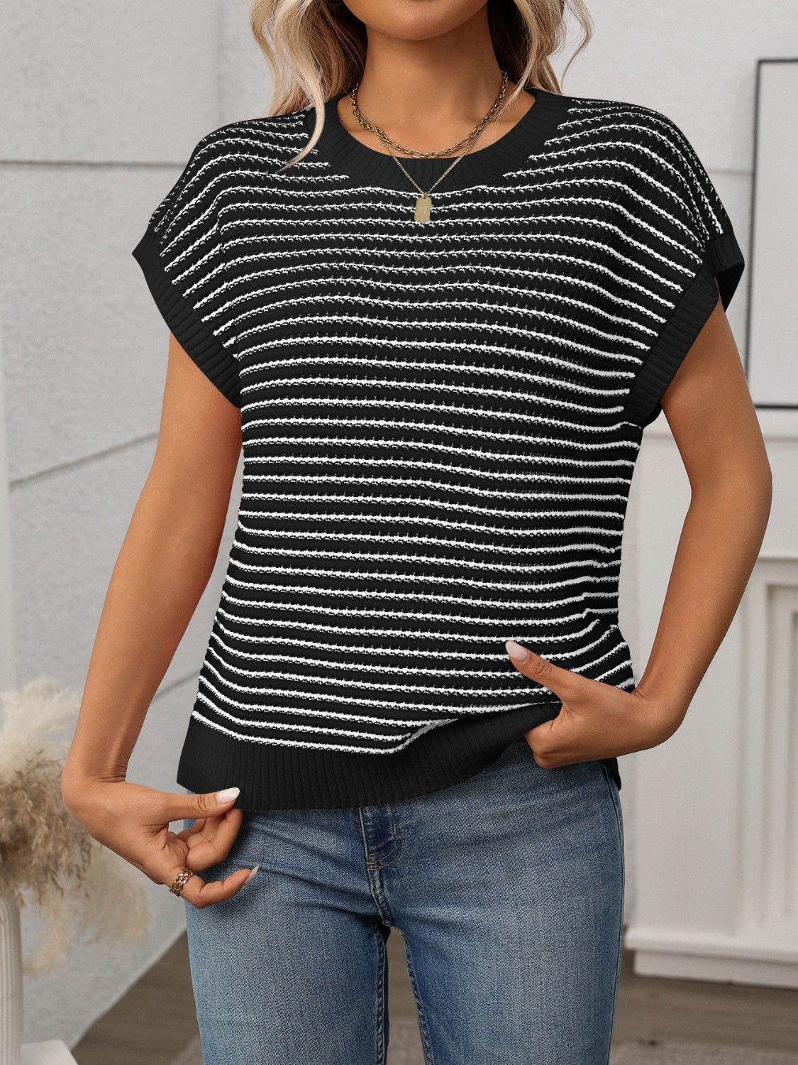 Striped round neck short sleeve knit top