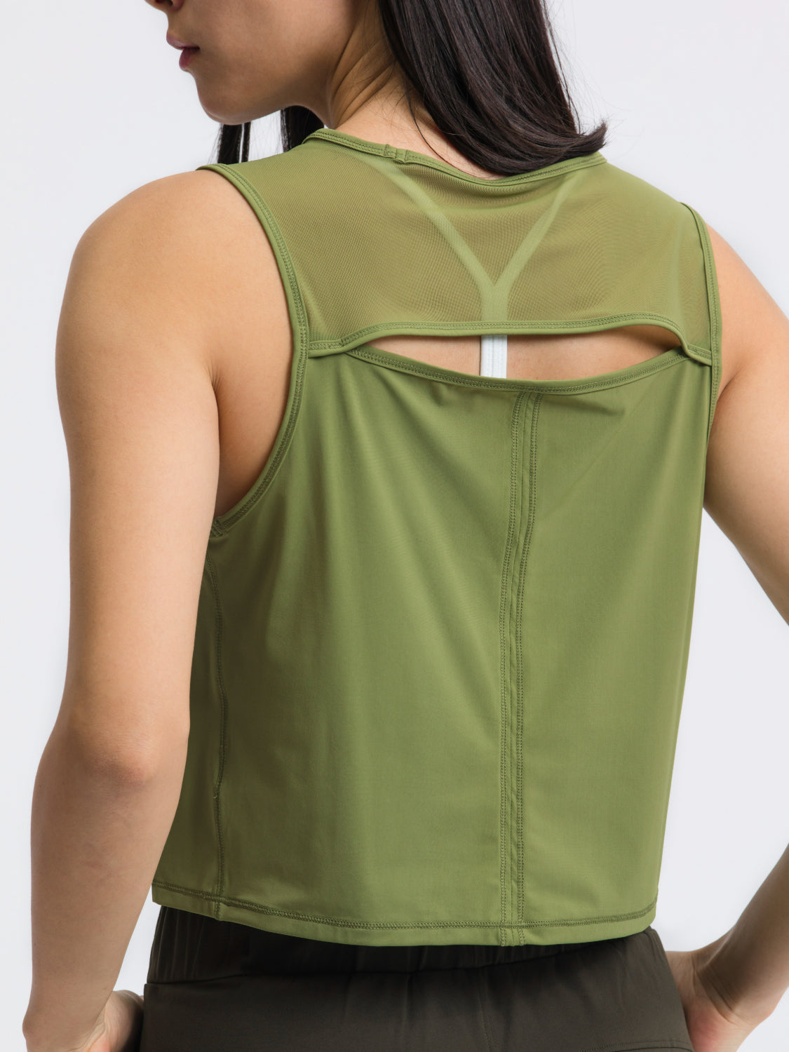 Round neck cropped active tank