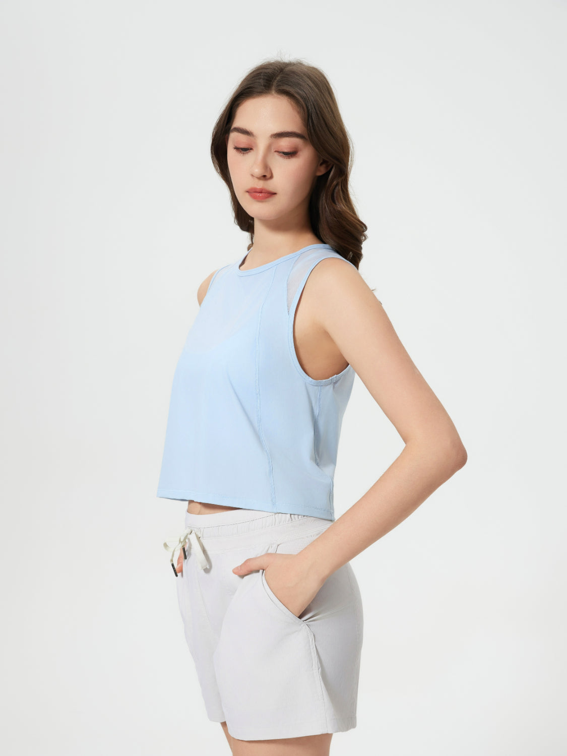 Round neck cropped active tank