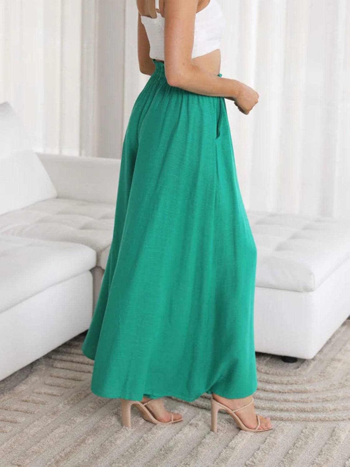 Wide leg pants with pockets