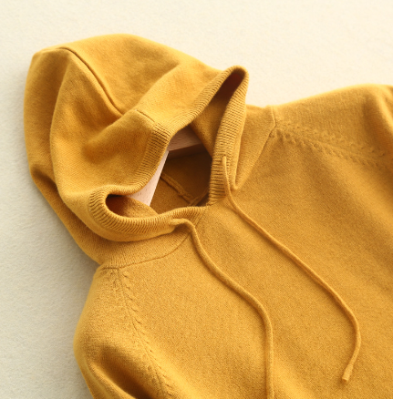 Hooded fine-knit sweater