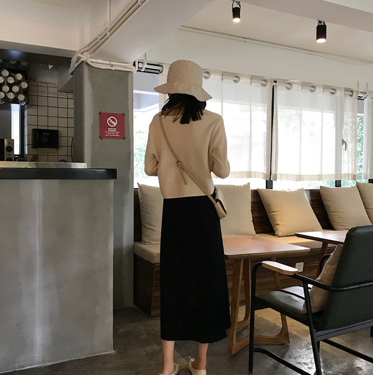 Ribbed knit midi skirt