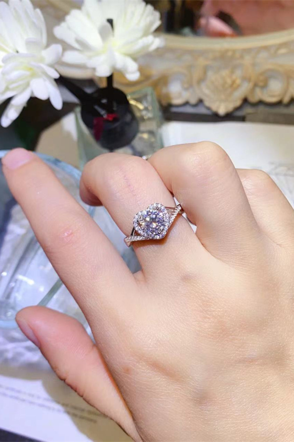 1 ct moissanite heart ring – white