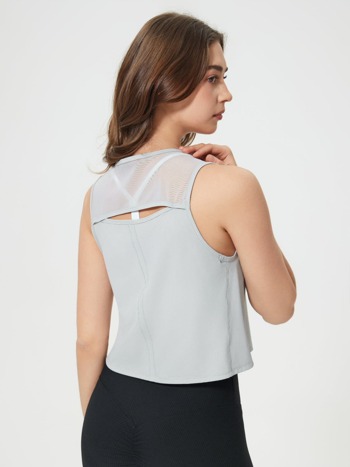 Round neck cropped active tank