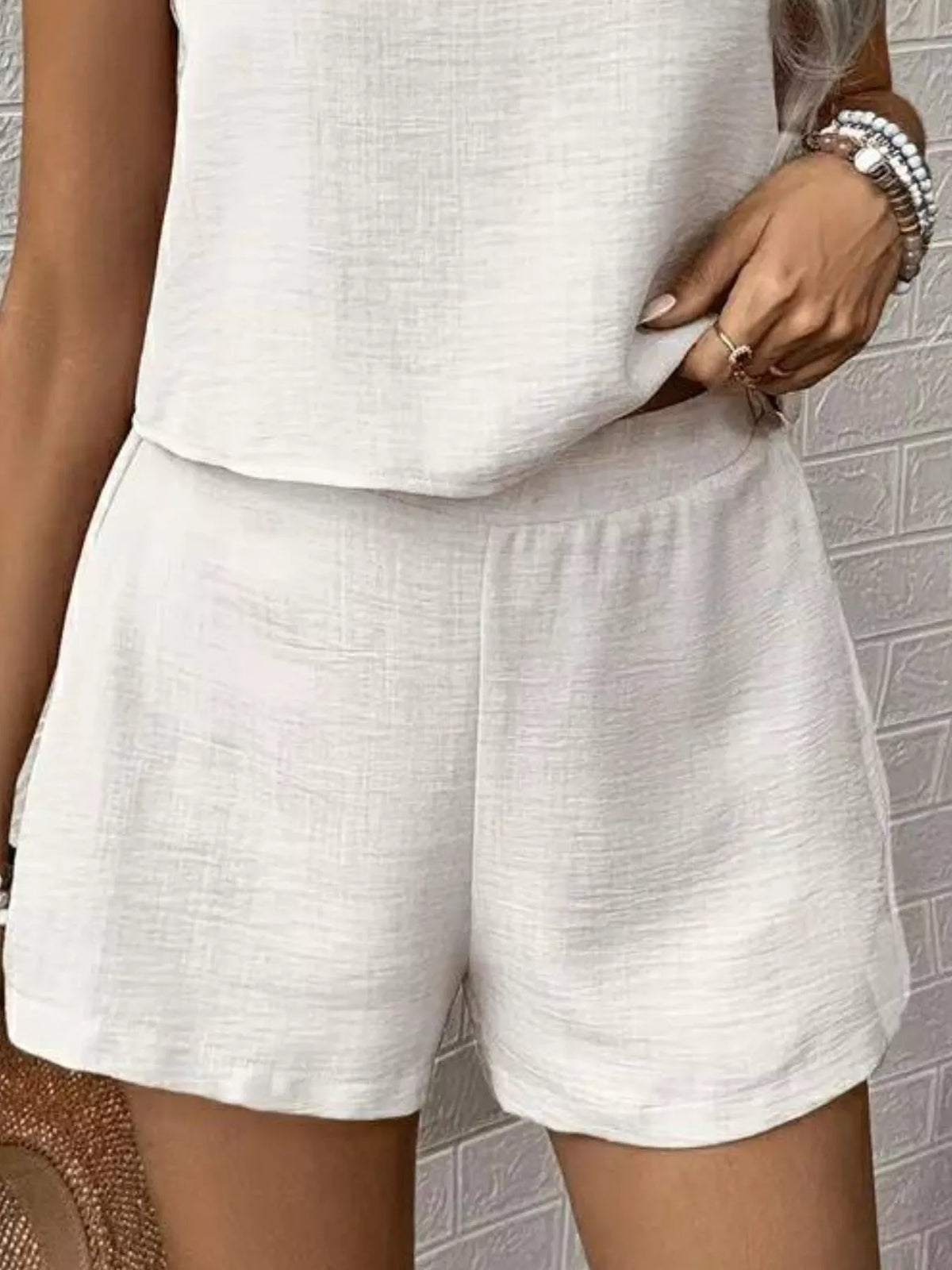 Round neck tank top and shorts set