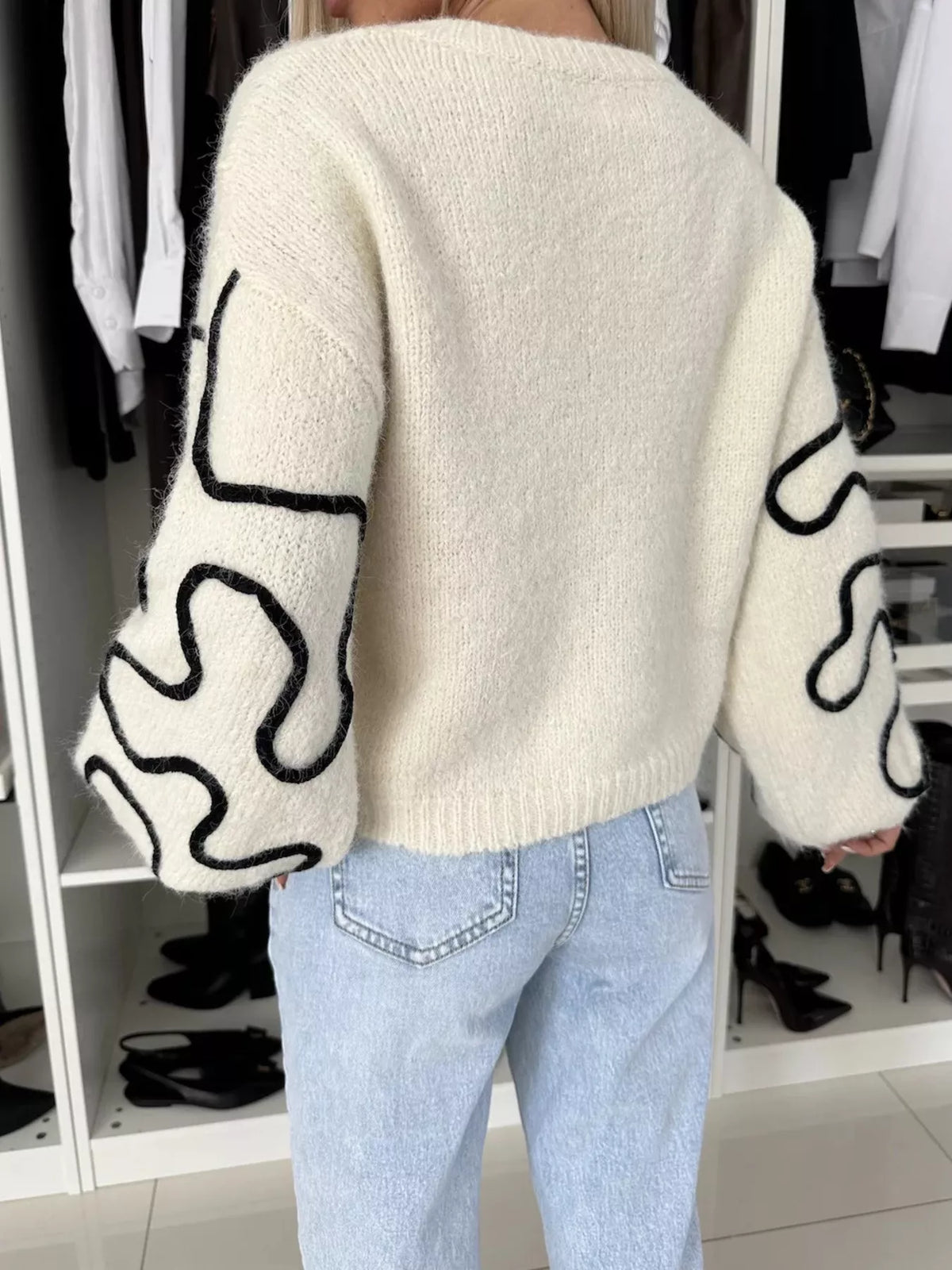 Abstract pattern oversized round neck sweater