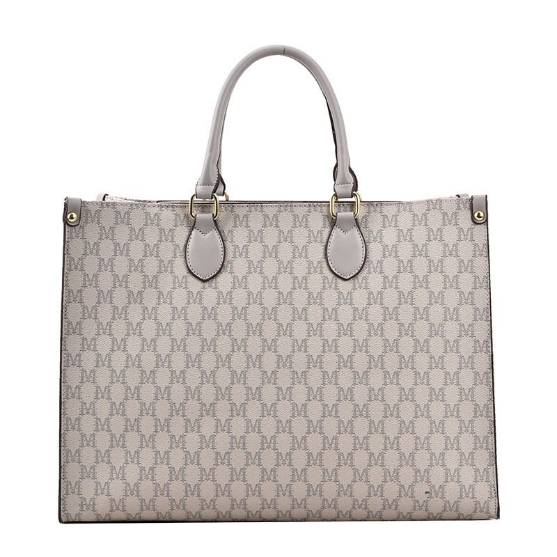 Everyday shoulder tote