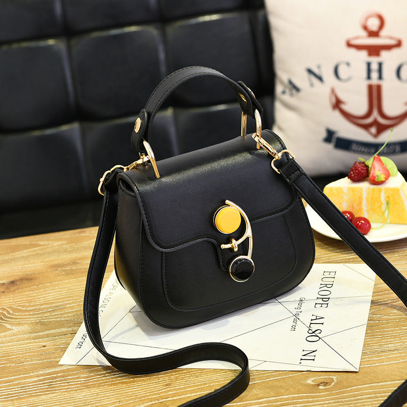 Structured shoulder bag