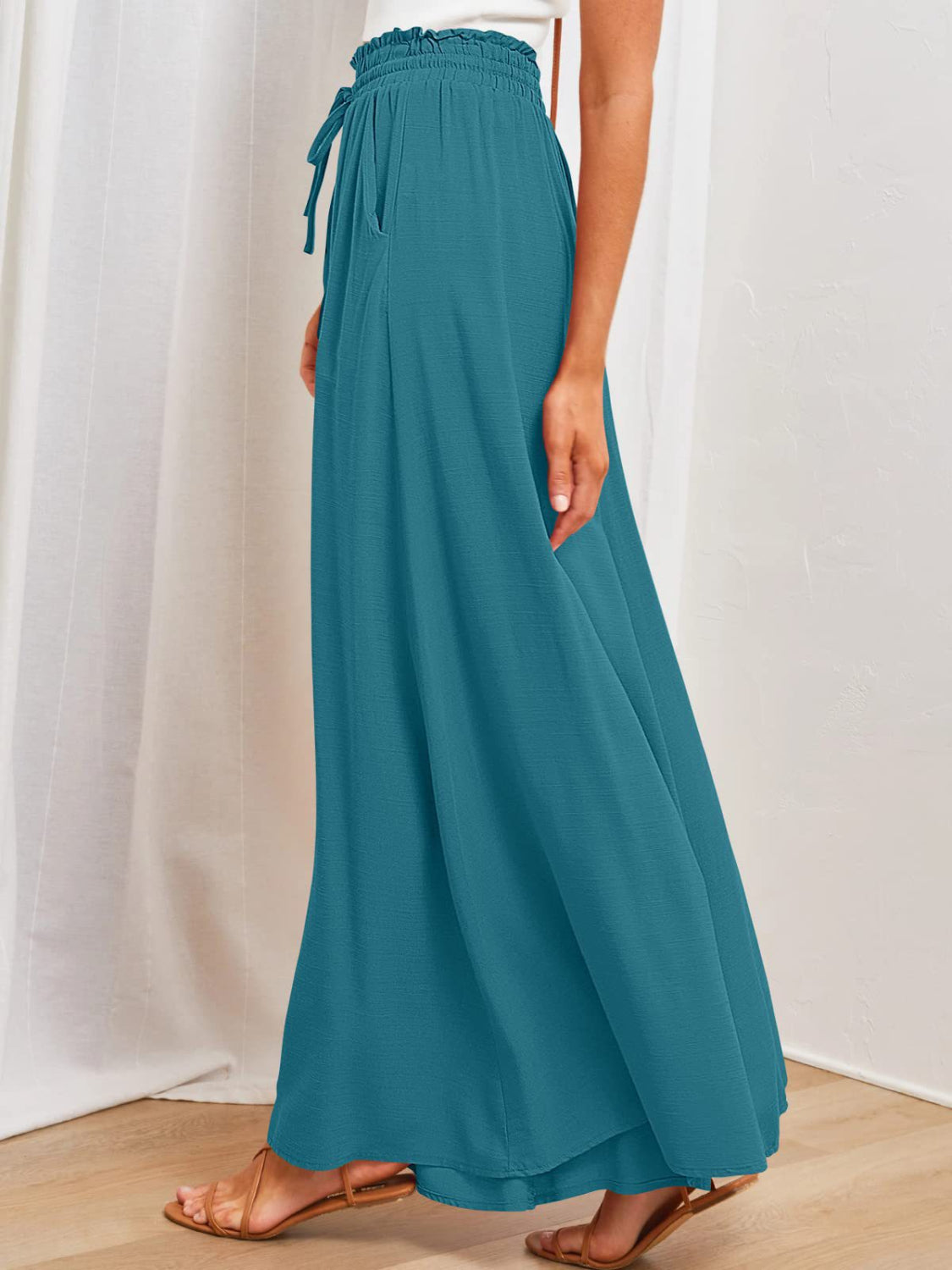 Wide leg pants with pockets
