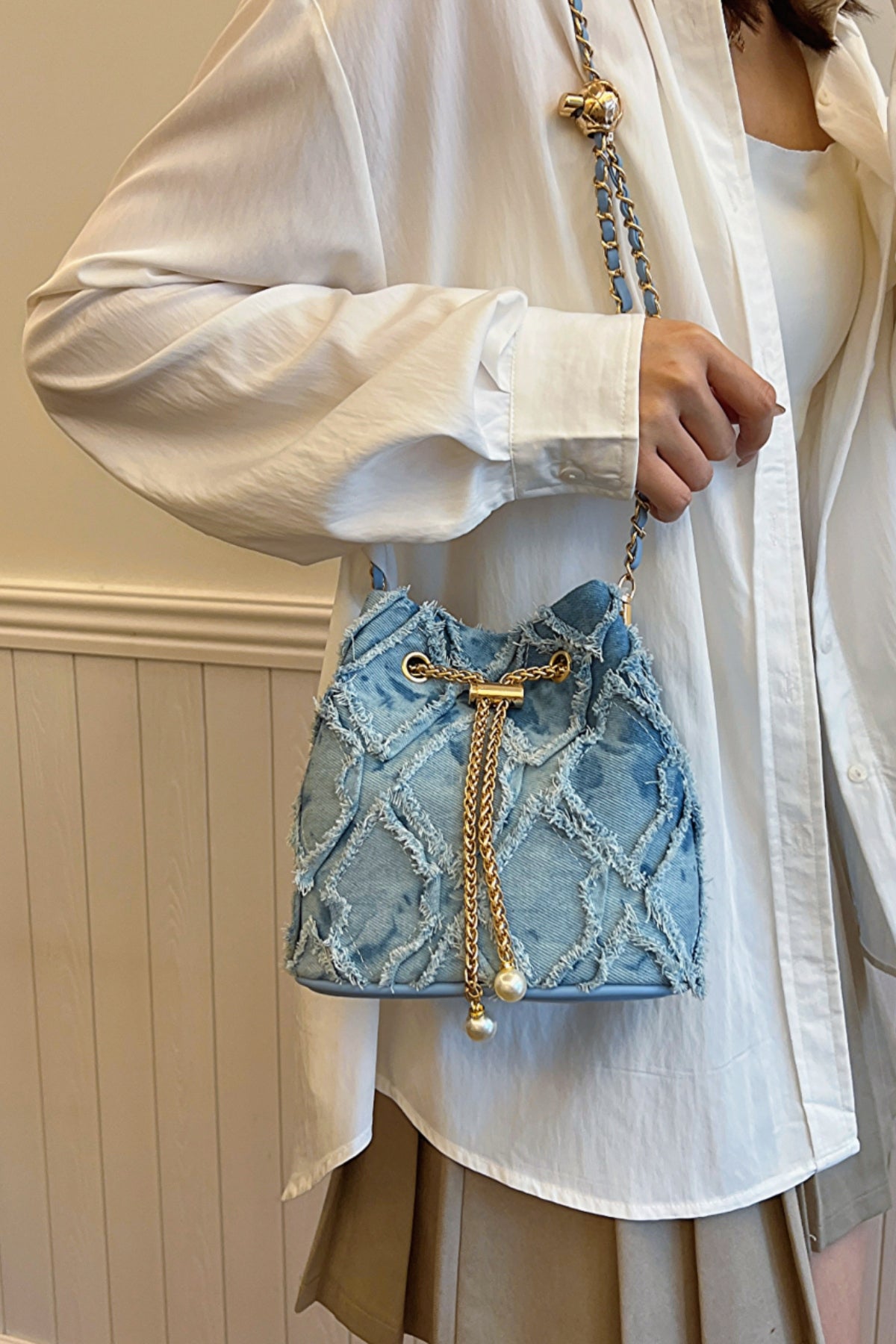 Chain Drawstring Raw Edge Denim Bucket Bag