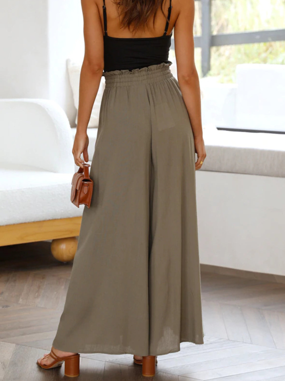 Wide leg pants with pockets