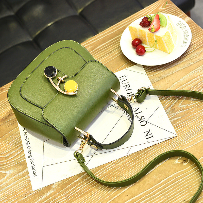 Structured shoulder bag
