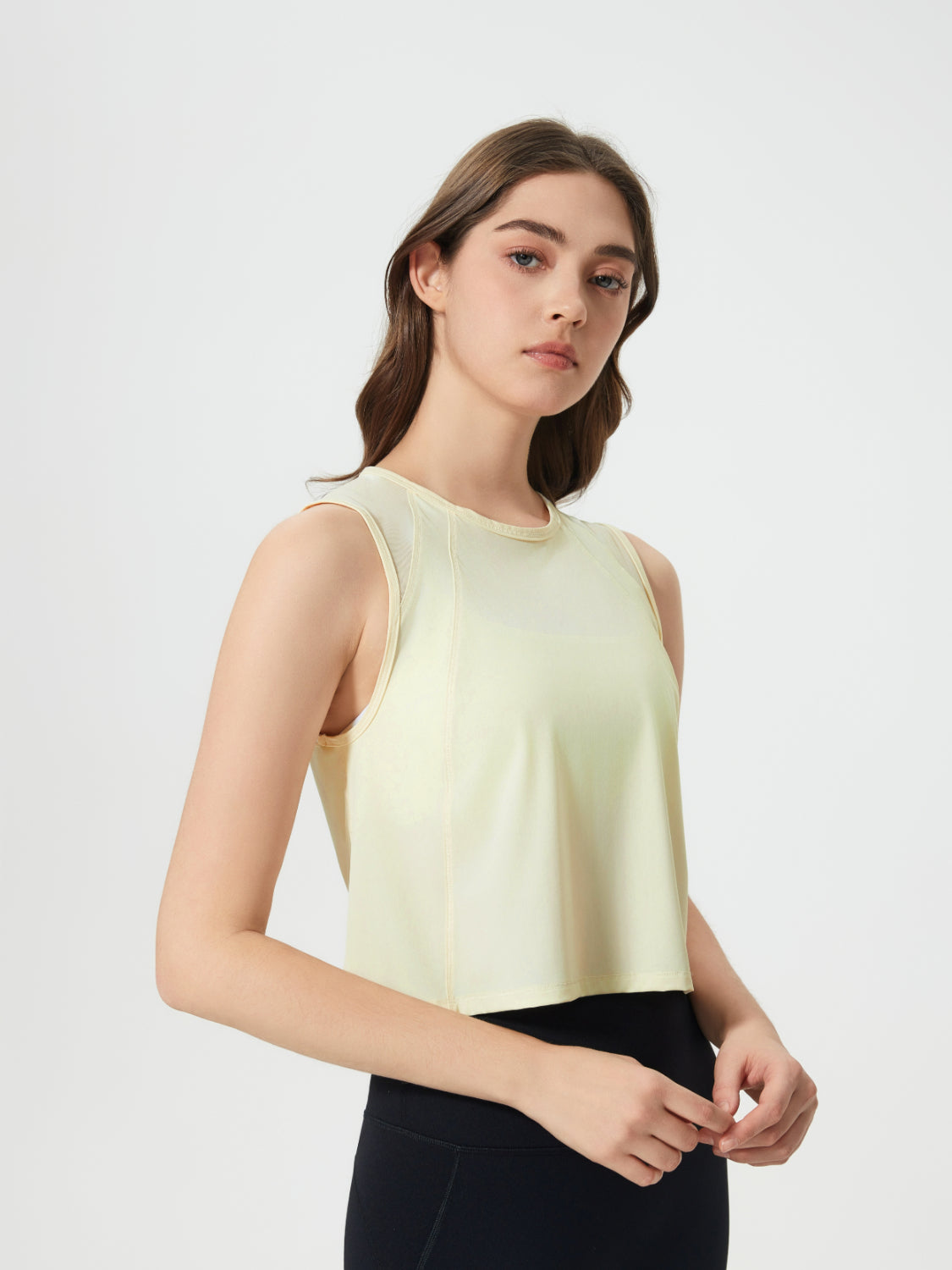 Round neck cropped active tank