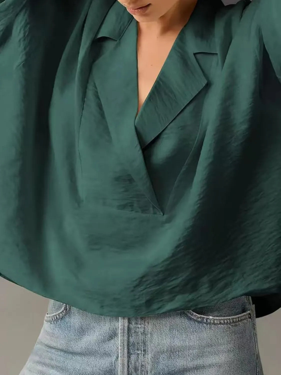 Collared half-sleeve blouse