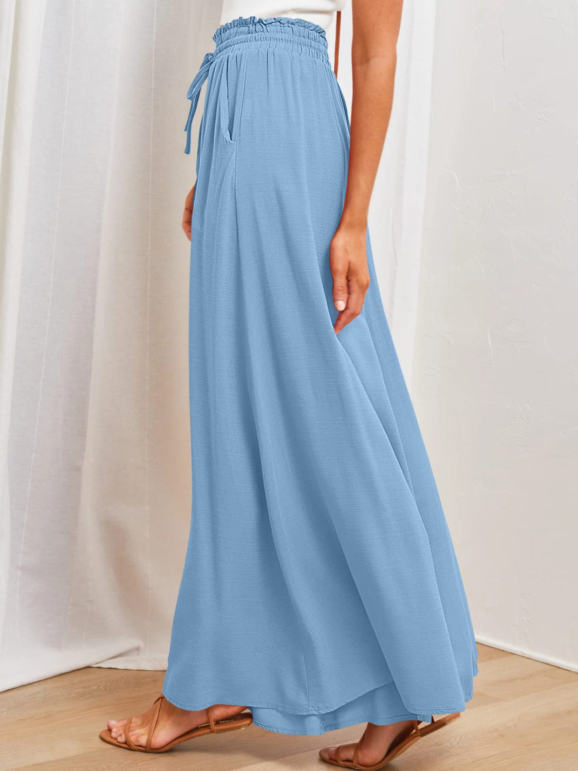 Wide leg pants with pockets